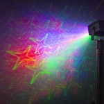 Лазер для вечеринок на батарейках BeamZ Athena с дымовой машиной мощностью 500 Вт Лазер для вечеринок на батарейках BeamZ Athena с дымовой машиной мощностью 500 Вт